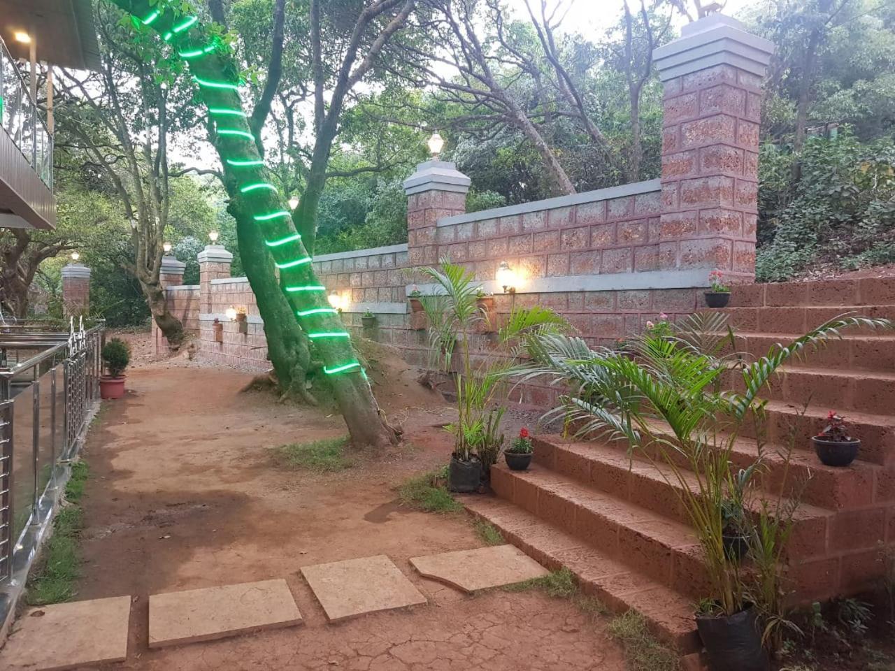 C P Cottage Resort Mahābaleshwar Eksteriør bilde