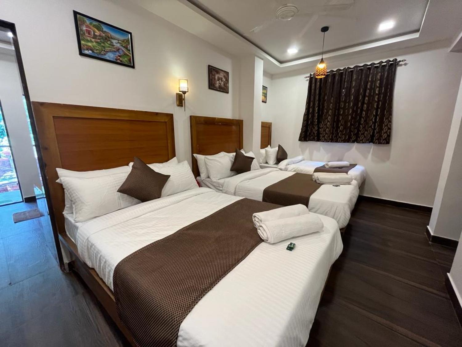 C P Cottage Resort Mahābaleshwar Eksteriør bilde