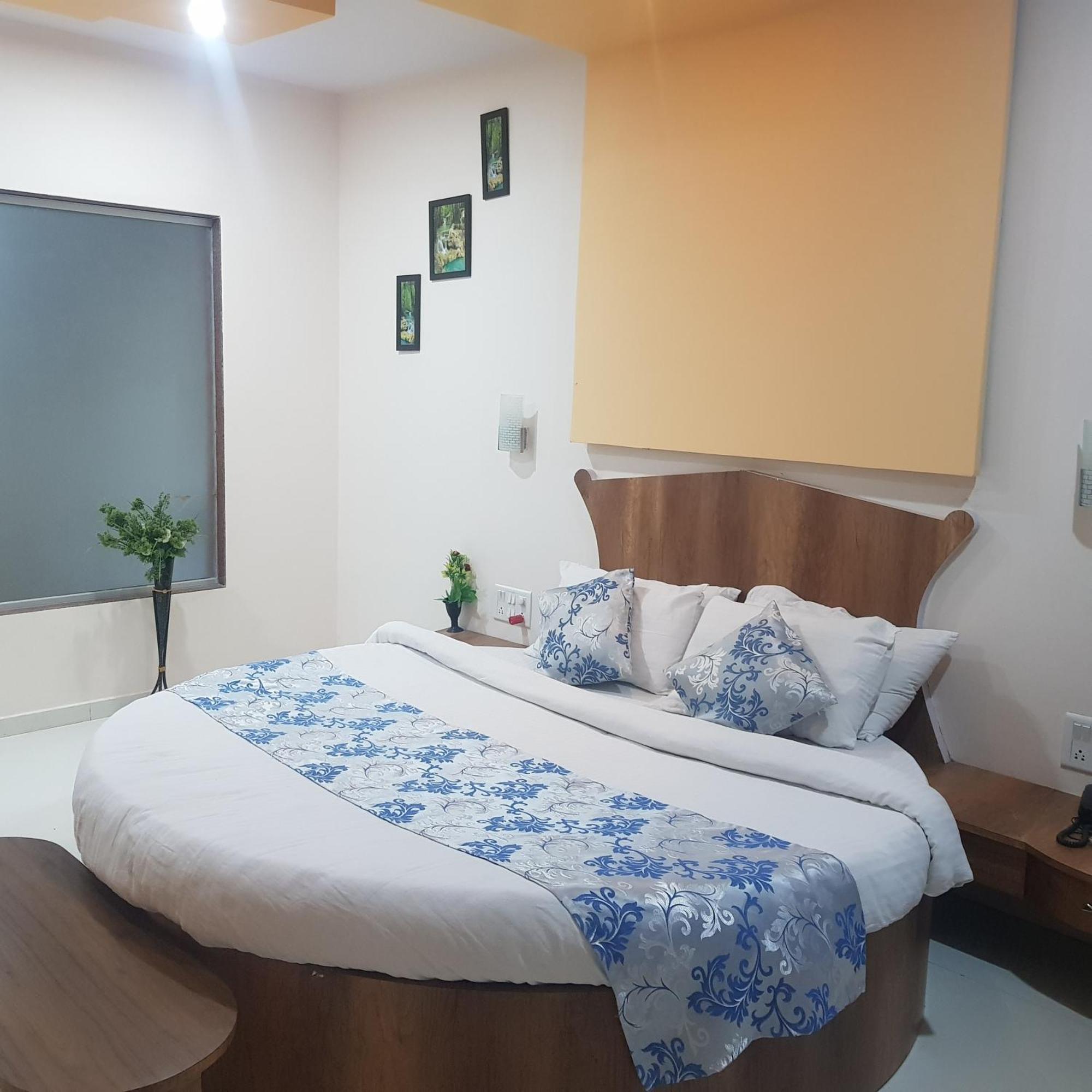 C P Cottage Resort Mahābaleshwar Eksteriør bilde