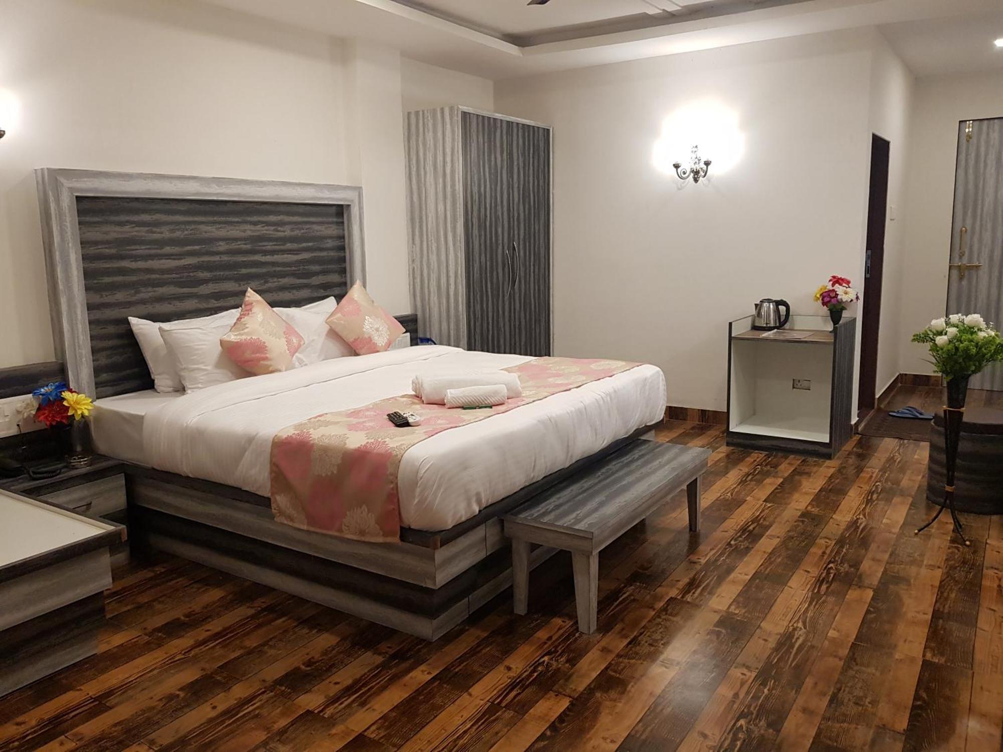 C P Cottage Resort Mahābaleshwar Eksteriør bilde