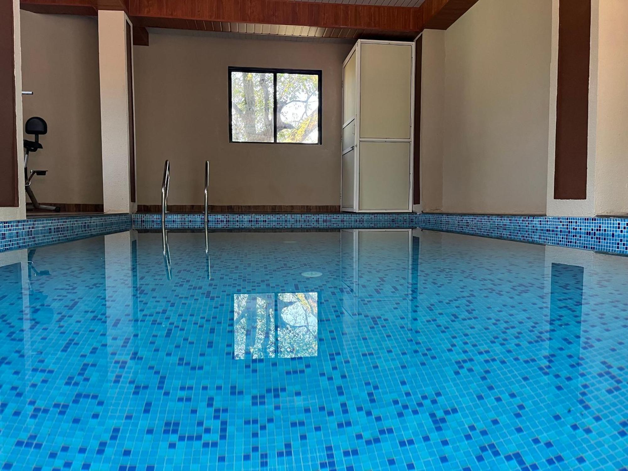 C P Cottage Resort Mahābaleshwar Eksteriør bilde