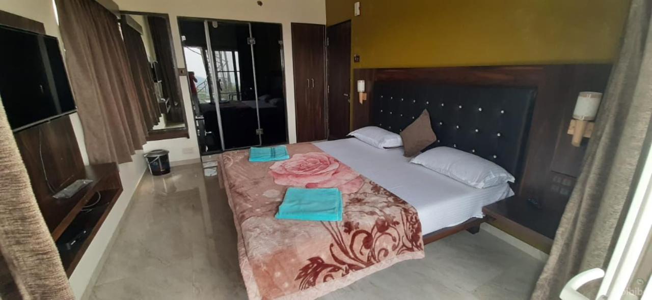C P Cottage Resort Mahābaleshwar Eksteriør bilde